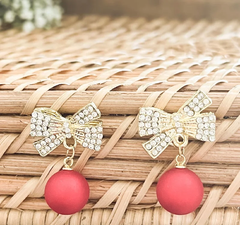 Hoop earrings with heart-shaped frames for a romantic and feminine look-Beautiful Gold Bow Christmas Bulb