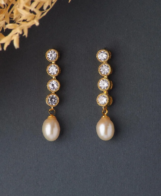 Best hoop earrings with delicate chain details for a trendy and stylish design-Delicate Stone Studded Pearl Earring