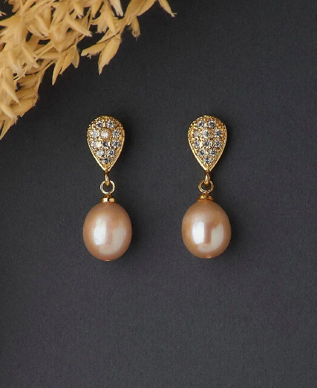 Best hoop earrings with baroque pearls for a luxurious and elegant vibe-Elegant Pearl Hanging Earring