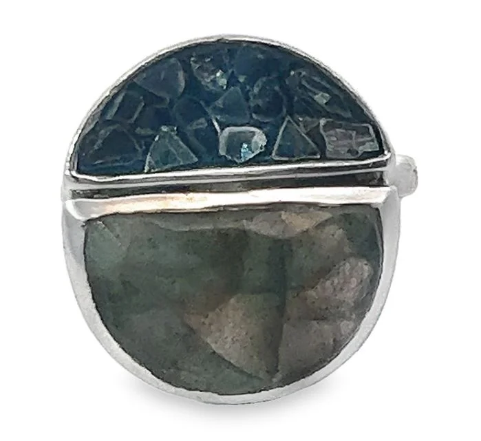 Rings with carved turquoise for artistic flair -Sterling Silver 1/2 Labradorite and Black Diamond Chip Ring Sz 7